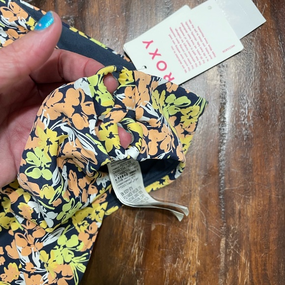 NWT Roxy bikini bottoms - Picture 3 of 4